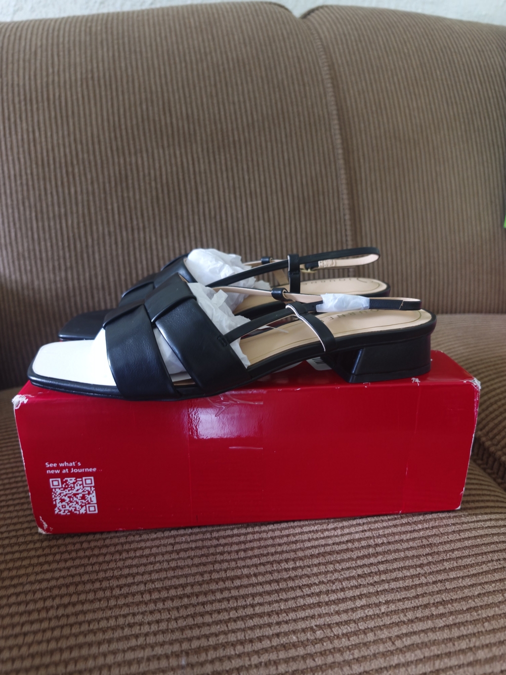 NIB Journee Collection Tabatha Black Low Block Heel Sandals - Size 10 - Picture 4 of 8